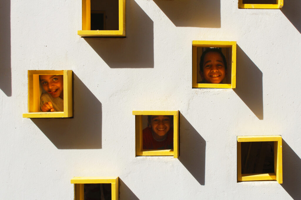 KIDS_IN_WINDOWS