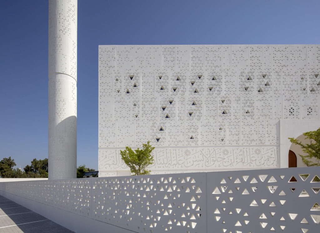 front-boundary-wall-and-south-elevation