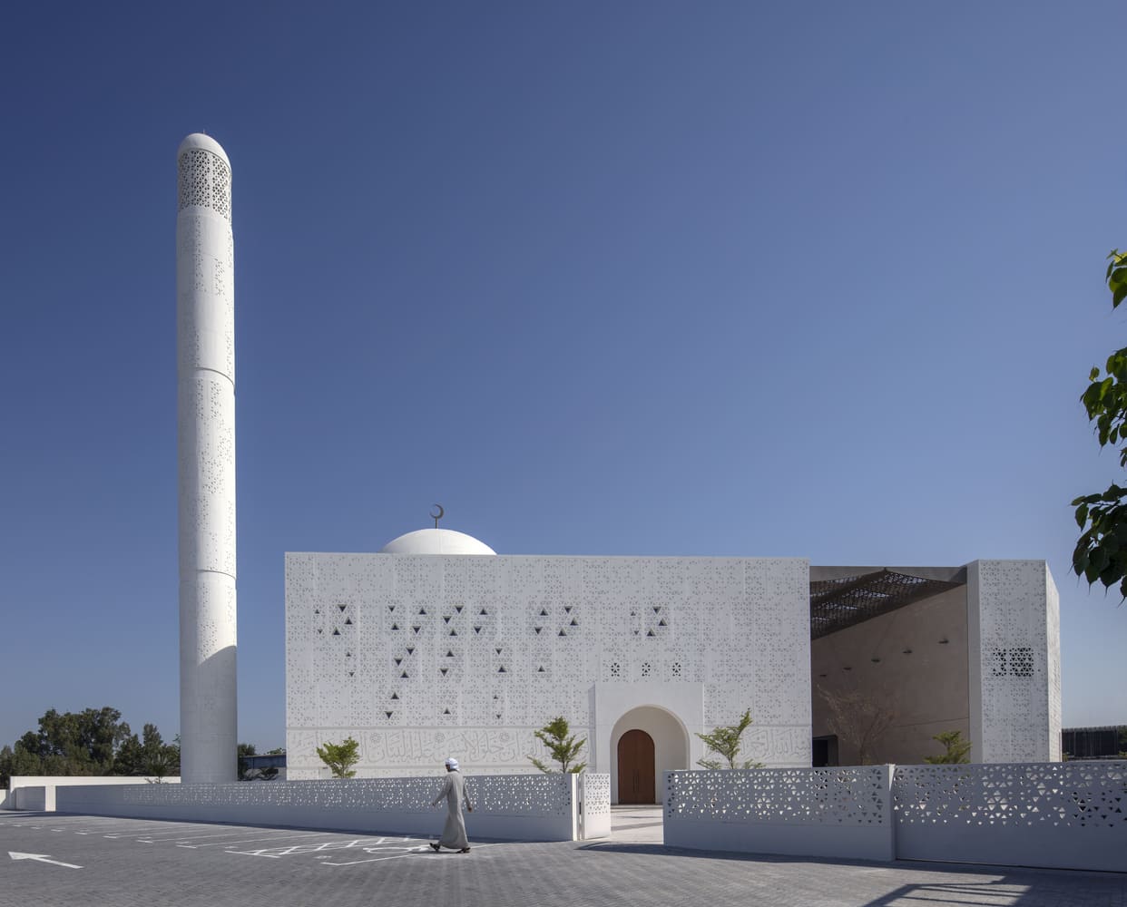 Read more about the article مسجد محمد عبد الخالق قرقاش – Dabbagh Architects