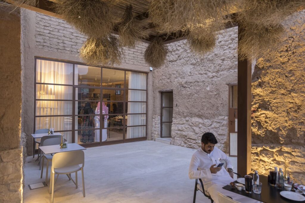 shamalat-cultural-center-syn-architects_14