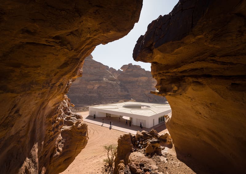Desert-X-Al-Ula-2024-Visitor-Centre-Saudi-Arabia-KWY-Ricardo-Gomes-Colin-Robertson-21_800