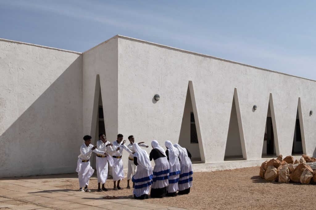 burtinle-district-hospital-architectural-pioneering-consultants_17